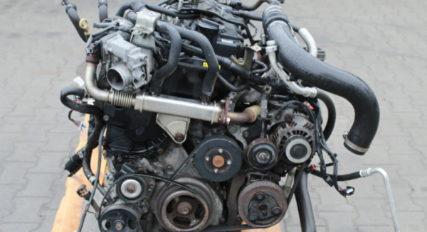 NISSAN NAVARA / NV350 / NP300 2.5 TURBO DIESEL YD25 IMPORT MOTOR ENGINE